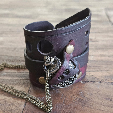 Bracelet-montre en cuir – Modèle à pile | Design post-apocalyptique & unique
