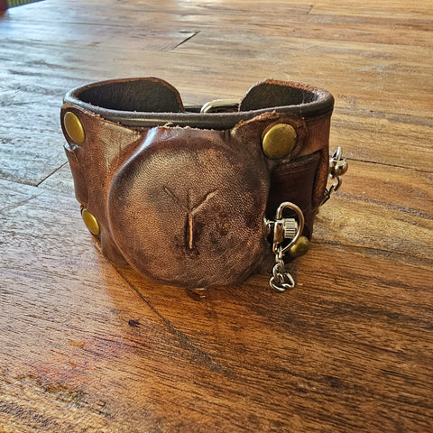 Montre semi-automatique en cuir – Modèle "Algiz" | Steampunk & runes protectrices