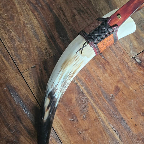 Corne à boire viking en cuir – Nœud celtique repoussé à la main steampunk médiéval fait main | Atelier AnJo
