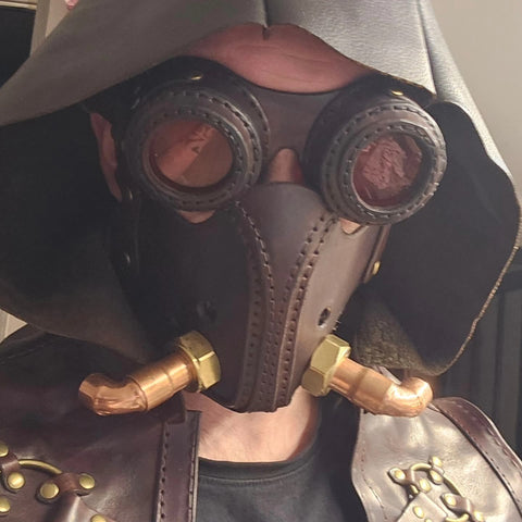 Masque en cuir avec tuyaux cuivre – Steampunk / post-apocalyptique / artisanal