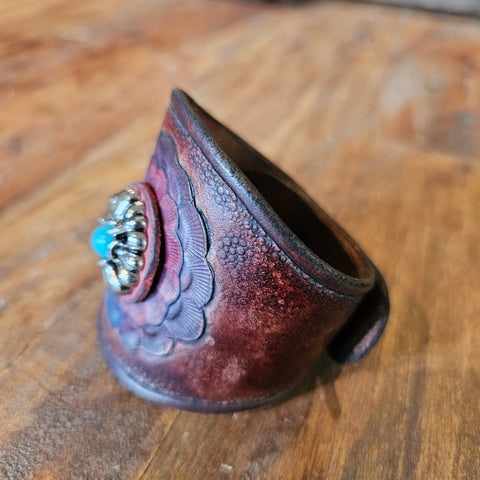 Bracelet en cuir repoussé – Fleur solaire & turquoise | Bijou artisanal ésotérique