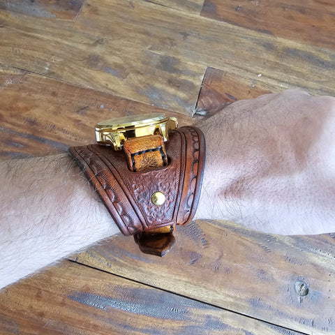 Bracelet montre steampunk en cuir véritable.