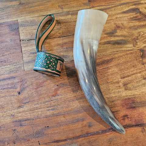 Corne à boire viking 25cl – cuir repoussé, artisanat médiéval