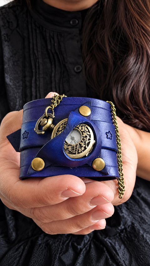 Bracelet-montre steampunk en cuir violet avec montre à gousset à pile