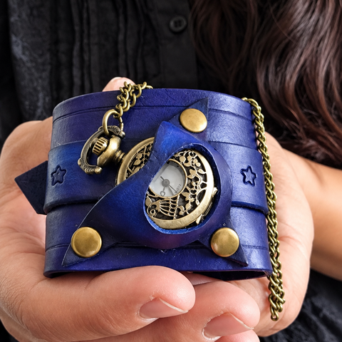 Bracelet-montre steampunk en cuir violet avec montre à gousset à pile