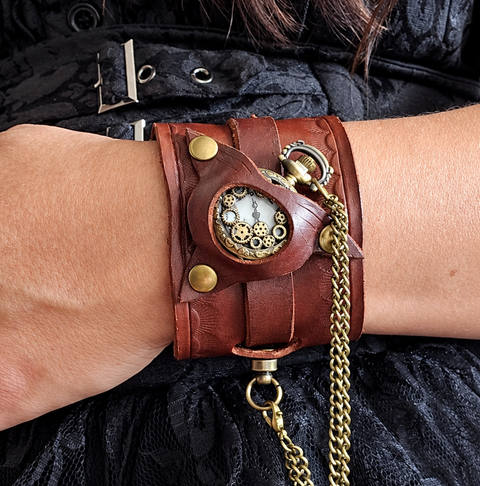 Bracelet-montre steampunk en cuir marron – Montre à gousset à motifs d’engrenages