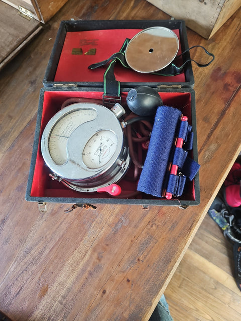 Ancien oscillometre vétérinaire steampunk médiéval fait main | Atelier AnJo