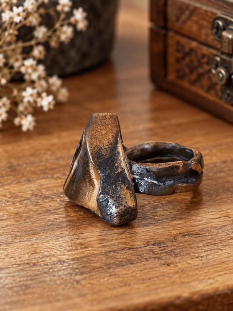 Bague « Braise Sauvage » – Œil de tigre steampunk médiéval fait main | Atelier AnJo