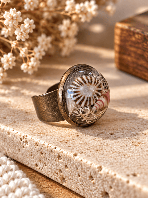 Bague « Écume » – Coquillages – Réglable du 56 au 58 steampunk médiéval fait main | Atelier AnJo