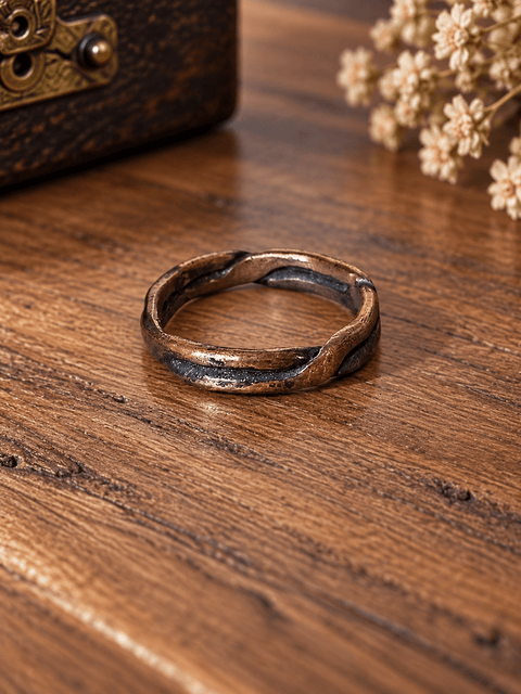 Bague patinée à motif ondulé – Taille 61 steampunk médiéval fait main | Atelier AnJo