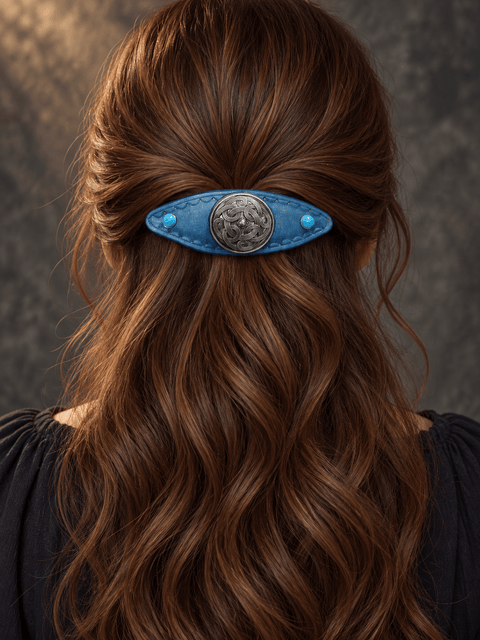Barrette à cheveux en cuir bleu – Médaillon celtique steampunk médiéval fait main | Atelier AnJo