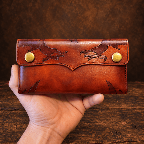 Blague à tabac en cuir repoussé – Les corbeaux d’Odin steampunk médiéval fait main | Atelier AnJo
