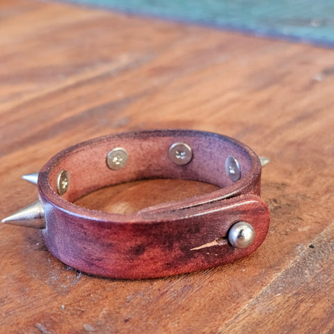 Bracelet à pointe acajou. steampunk médiéval fait main | Atelier AnJo