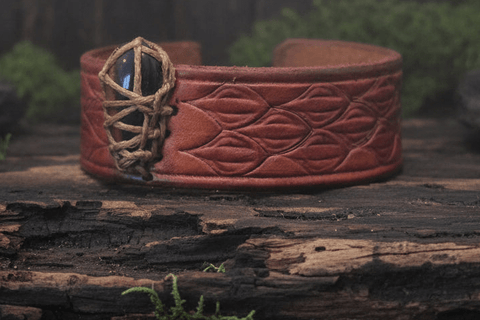Bracelet cuir médiéval motif dragon – Œil de Taureau steampunk médiéval fait main | Atelier AnJo