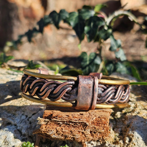 Bracelet cuivre et laiton tressé – Bracelet artisanal médiéval – Atelier AnJo steampunk médiéval fait main | Atelier AnJo
