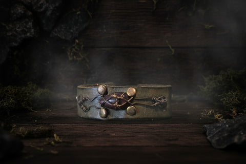 Bracelet médiéval cuir – Œil de Taureau – Artisanat fantasy – Atelier AnJo steampunk médiéval fait main | Atelier AnJo