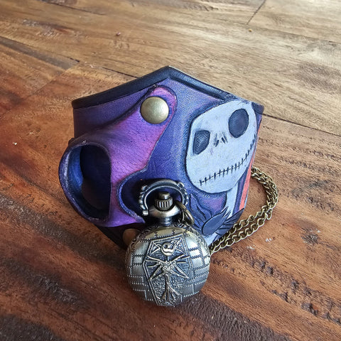 Bracelet-montre steampunk Jack & Sally en cuir artisanal.