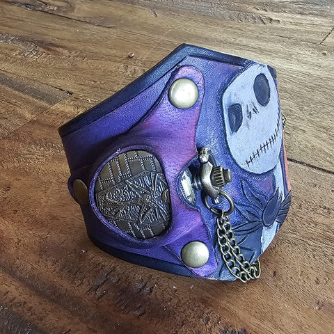 Bracelet-montre steampunk Jack & Sally en cuir artisanal.