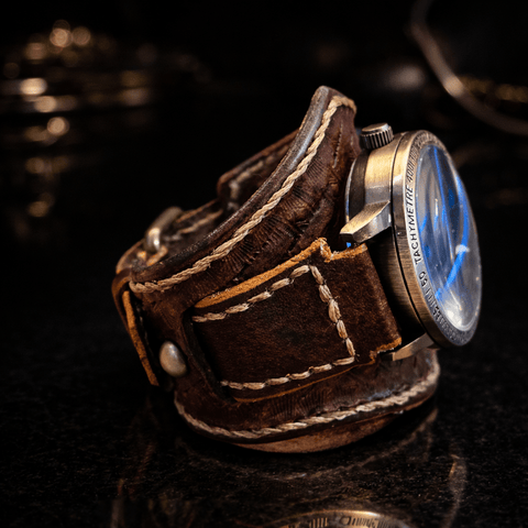 Bracelet montre en cuir – montre squelette – pièce artisanale pièce unique steampunk médiéval fait main | Atelier AnJo