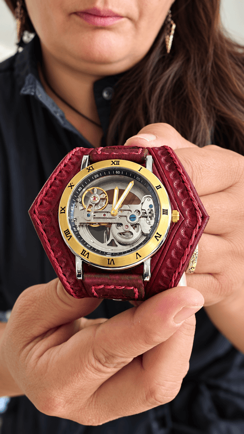 Bracelet montre en cuir rouge – style steampunk – fait main steampunk médiéval fait main | Atelier AnJo