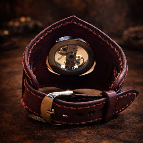 Bracelet montre en cuir rouge – style steampunk – fait main steampunk médiéval fait main | Atelier AnJo