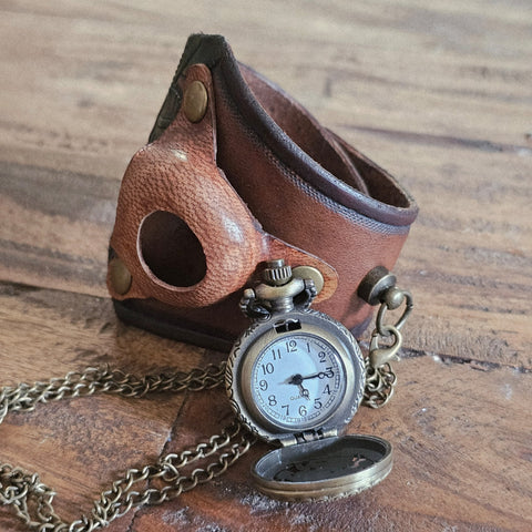 Bijou steampunk médiéval floral en cuir véritable