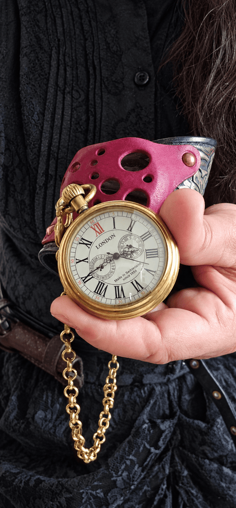 Bracelet-montre mécanique steampunk en cuir bordeaux et rose – 15 à 21 cm steampunk médiéval fait main | Atelier AnJo
