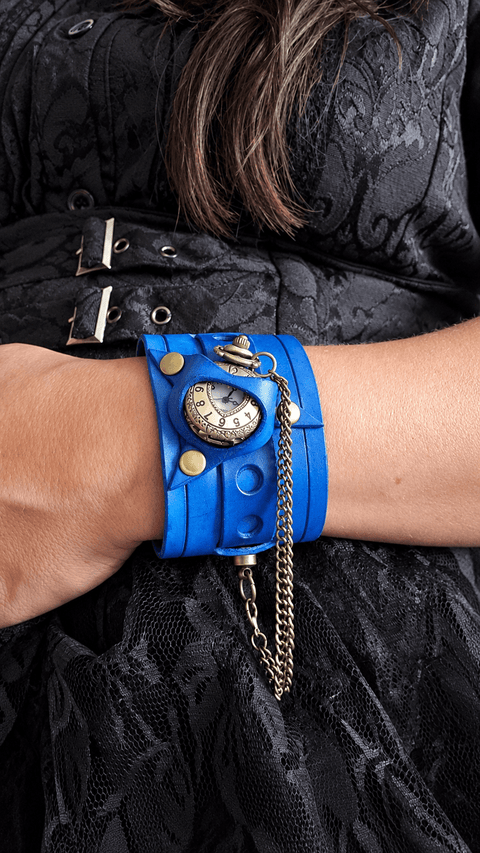 Bracelet-montre steampunk en cuir bleu avec montre à gousset steampunk médiéval fait main | Atelier AnJo