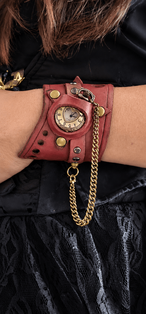 Bracelet-montre steampunk en cuir bordeaux – Cœur steampunk médiéval fait main | Atelier AnJo