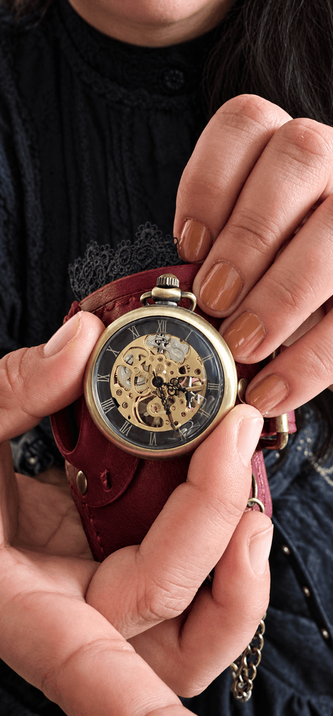 Bracelet-montre steampunk en cuir bordeaux et dentelle noire – 18 à 24 cm steampunk médiéval fait main | Atelier AnJo
