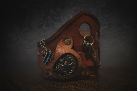 Bracelet - montre steampunk en cuir brun avec montre à gousset steampunk médiéval fait main | Atelier AnJo