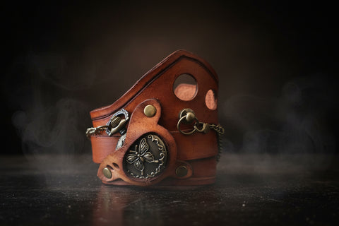 Bracelet - montre steampunk en cuir brun avec montre à gousset steampunk médiéval fait main | Atelier AnJo