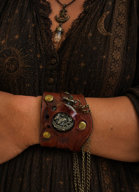 Bracelet montre steampunk en cuir – Papillon steampunk médiéval fait main | Atelier AnJo
