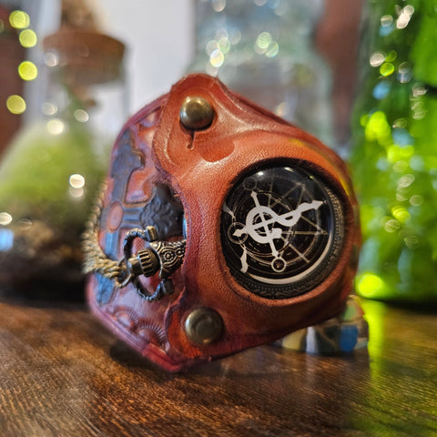 Bracelet - montre steampunk en cuir – pièce unique steampunk médiéval fait main | Atelier AnJo