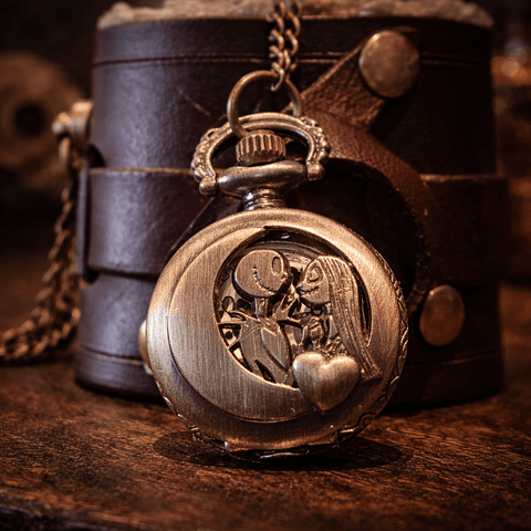 Bracelet - montre steampunk – Modèle “Lune” en cuir | Esprit astral & artisanale steampunk médiéval fait main | Atelier AnJo