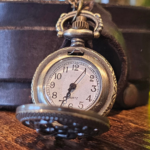 Bracelet montre steampunk steampunk médiéval fait main | Atelier AnJo