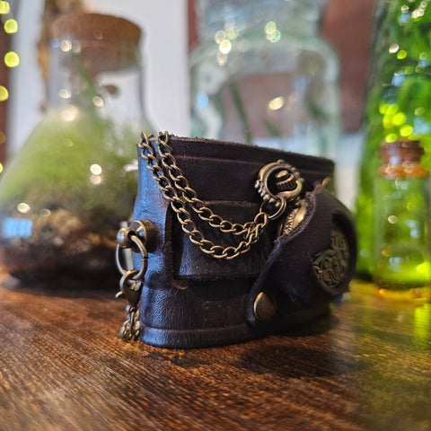 Bracelet montre steampunk steampunk médiéval fait main | Atelier AnJo