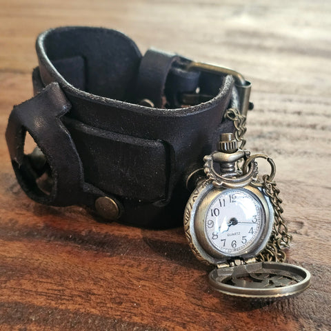 Bracelet montre steampunk steampunk médiéval fait main | Atelier AnJo