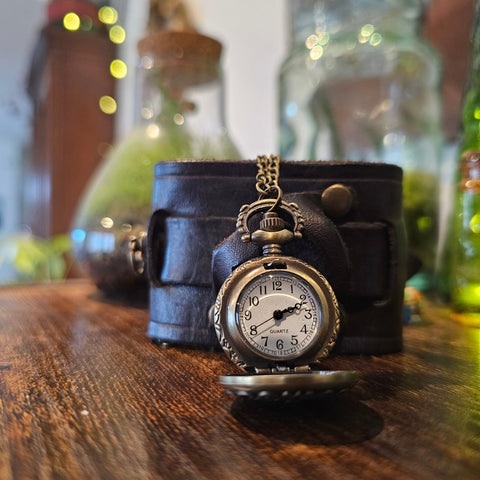 Bracelet montre steampunk steampunk médiéval fait main | Atelier AnJo