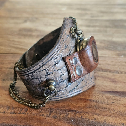 Bracelet montre steampunk steampunk médiéval fait main | Atelier AnJo