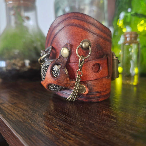 Bracelet steampunk en cuir – Montre à gousset quartz – Taille 16 à 19 cm steampunk médiéval fait main | Atelier AnJo