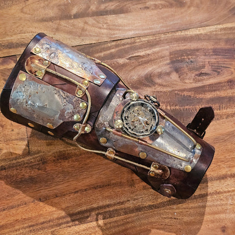 Brassard steampunk avec montre steampunk médiéval fait main | Atelier AnJo