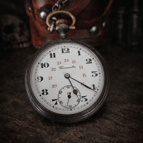 Brassard steampunk en cuir – Montre à gousset ancienne 15 rubis steampunk médiéval fait main | Atelier AnJo