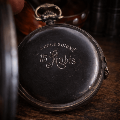 Brassard steampunk en cuir – Montre à gousset ancienne 15 rubis steampunk médiéval fait main | Atelier AnJo