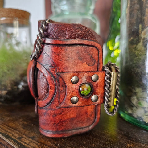 Brassard steampunk en cuir – Montre à gousset ancienne 15 rubis steampunk médiéval fait main | Atelier AnJo