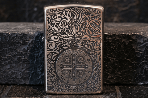 Briquet à essence Constantine – Gravure ancienne steampunk médiéval fait main | Atelier AnJo