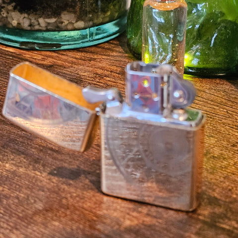 Briquet à essence Rose des Vents – Gravure ancienne steampunk médiéval fait main | Atelier AnJo