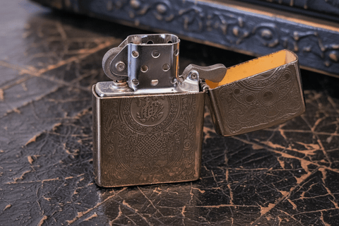 Briquet à essence Zorro – Dragon japonais gravé steampunk médiéval fait main | Atelier AnJo