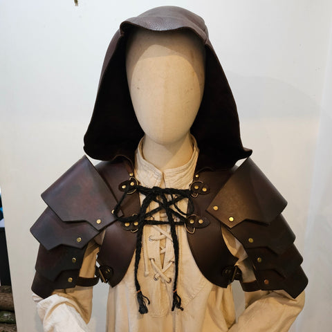 Capuchon & Épaulières en cuir – Taille réglable S à L " Capuchon Assasin " steampunk médiéval fait main | Atelier AnJo