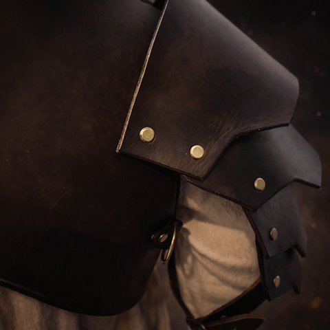 Capuchon & Épaulières en cuir – Taille réglable S à L " Capuchon Assasin " steampunk médiéval fait main | Atelier AnJo